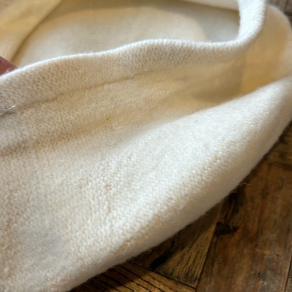 Cream Wool Beret - Picture 5 of 7